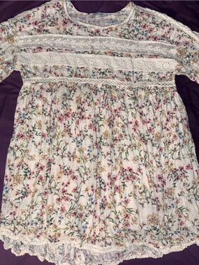 Olivaceous White Floral Lace-Trim Peasant Blouse